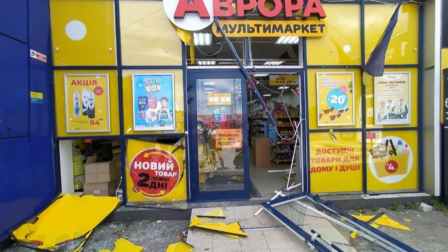 Как в Днепре выглядят разбитые магазины после ракетного удара (ВИДЕО)