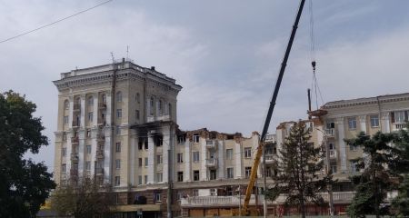 В Днепре начался демонтаж разрушенного российской ракетой дома на Вокзальной площади (ФОТО, ВИДЕО)