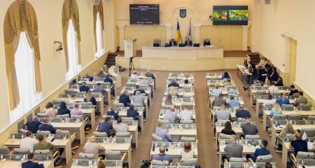 Гроші для ЗСУ і субвенції громадам: про що говорили на сесії Дніпропетровської обласної ради