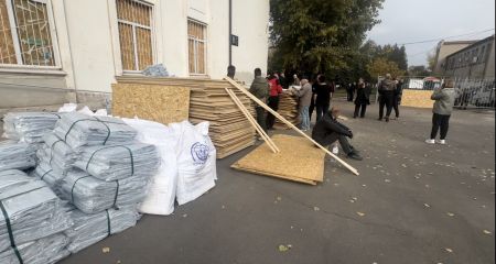 В Кривом Роге люди активно обращаются за помощью из-за поврежденного ракетным ударом жилья (ФОТО, ВИДЕО)