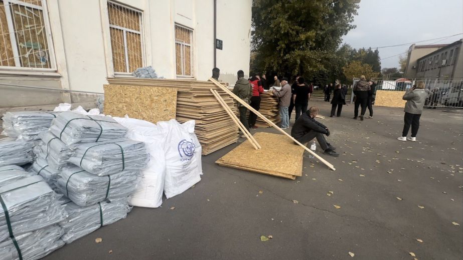 В Кривом Роге люди активно обращаются за помощью из-за поврежденного ракетным ударом жилья (ФОТО, ВИДЕО)