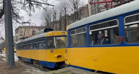 Як у Дніпрі 19 січня працюватиме громадський транспорт