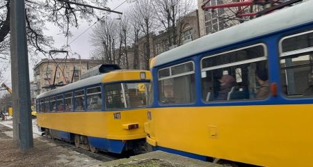 Как будет курсировать общественный транспорт в Днепре 16 февраля