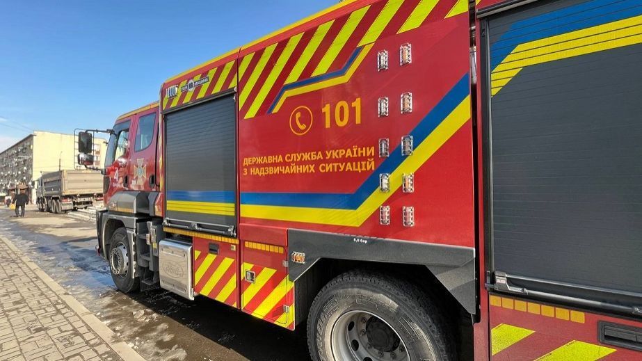 В Каменском взрыв разрушил частное здание (ФОТО)