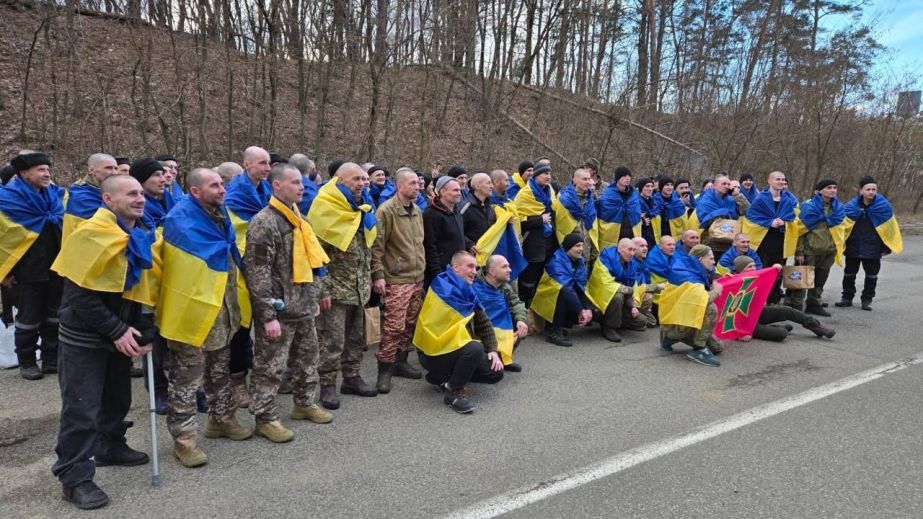 Обмен военнопленными 19 марта: на Днепропетровщину вернули 15 защитников (ФОТО)