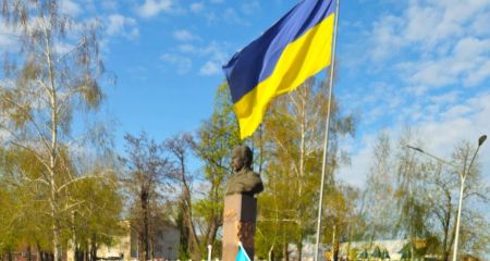 В городе на Днепропетровщине за установку двух баннеров и флага из бюджета заплатят более 1,7 млн грн