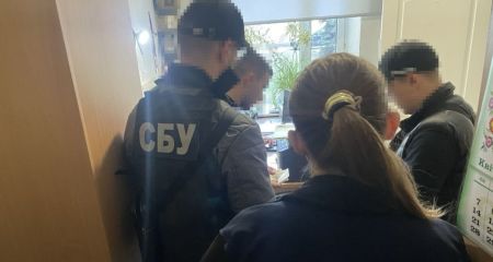 В Днепре директор медучреждения требовал взятку от пациента за стационарное лечение (ФОТО)