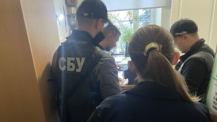 У Дніпрі директор медзакладу вимагав хабар від пацієнта за стаціонарне лікування (ФОТО)