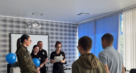 Спалили ФСБшника: у Кривому Розі двоє підлітків відмовилися палити автівки ЗСУ (ФОТО)