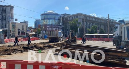 В центре Днепра перекрыли движение из-за ремонта трамвайных путей (ФОТО, ВИДЕО)