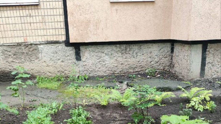 У Кривому Розі чоловік випав з 5 поверху і вижив