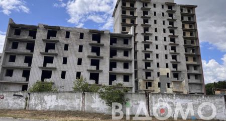 Покинутая многоэтажка: почему в Павлограде не закончили строительство известного объекта (ФОТО, ВИДЕО)