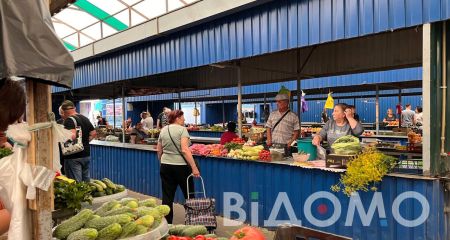 У Кривому Розі продавчиня курила біля прилавку та дала ляпаса жінці, за що отримала штраф