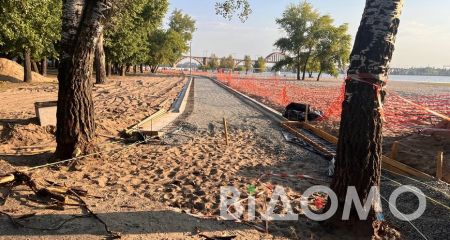 Як у Дніпрі створюють інклюзивний пляж на Монастирському острові (ФОТО, ВІДЕО)