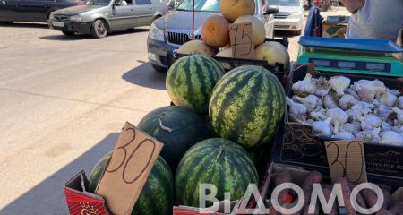 Херсонские арбузы снова на прилавках: в Павлограде завезли первые южные ягоды на рынок (ФОТО, ВИДЕО)