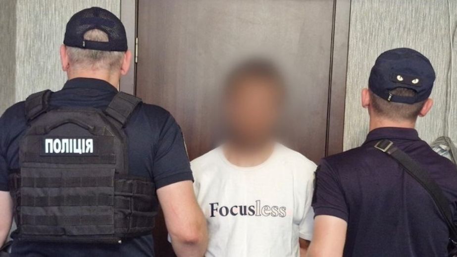 Зробив з пляшки "розочку" та встромив у шию перехожому: у Камʼянському затримали вбивцю