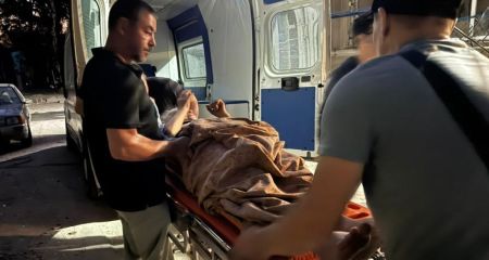Перші хвилини після ракетного удару по Камʼянському показали у соцмережах (ВІДЕО)