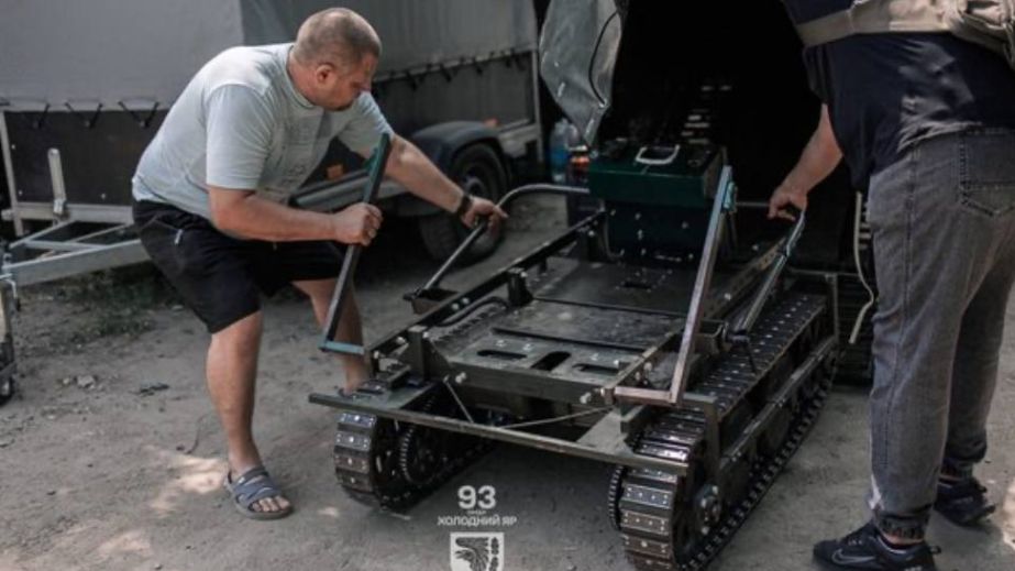 Роботы на войне: как рота 93-й бригады из Днепропетровщины "держит фронт" с помощью наземных дронов (ФОТО)
