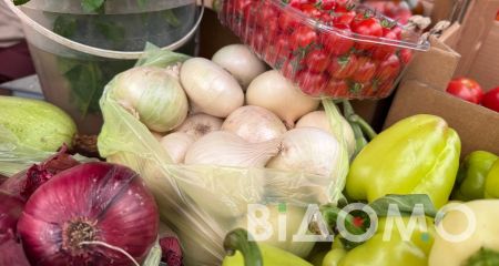 Кабачки дешевші за хліб: на ринку в Павлограді овочі падають у ціні (ФОТО, ВІДЕО)