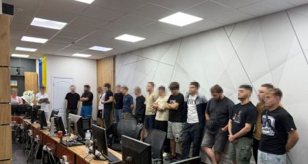 В пяти городах Днепропетровщины накрыли 31 мошеннический колл-центр (ФОТО)