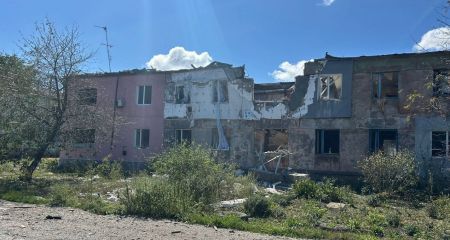 Потрощені будинки та легковики: поліція показала наслідки обстрілів Дніпропетровщини (ФОТО)