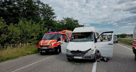 У ДСНС показали кадри з місця ракетного удару у Дніпровському районі (ФОТО)