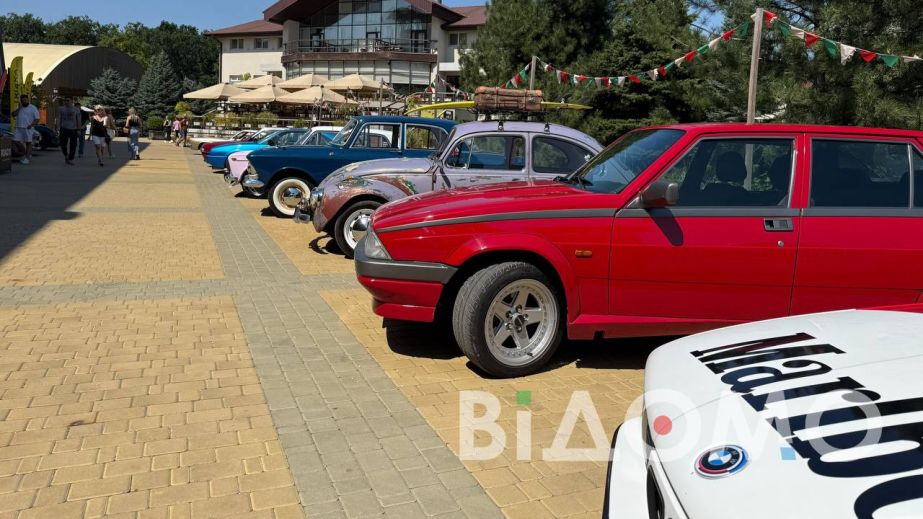 У Дніпрі помітили автівку яка коштує як квартира (ФОТО)