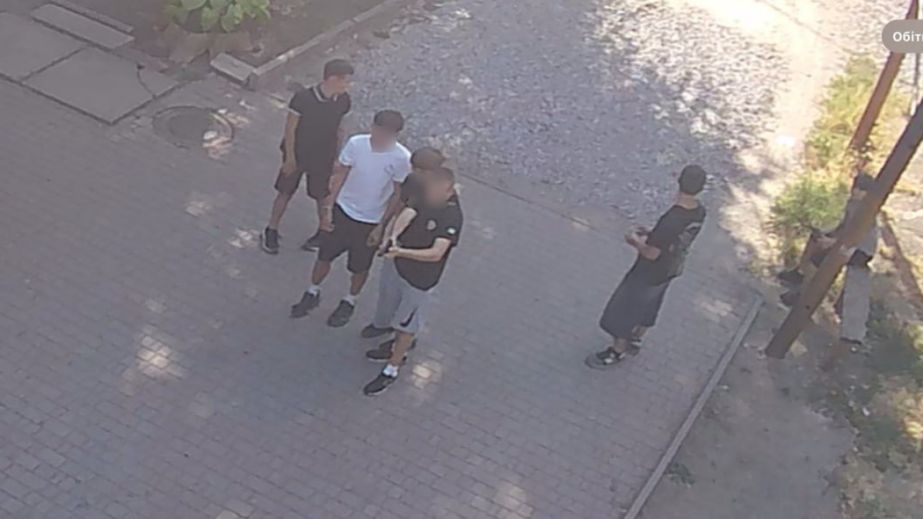 У центрі Кривого Рогу підлітки стріляли по собаках та птахах (ФОТО)