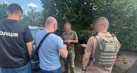 На Днепропетровщине командир роты за взятки скрывал факты СЗЧ (ФОТО)