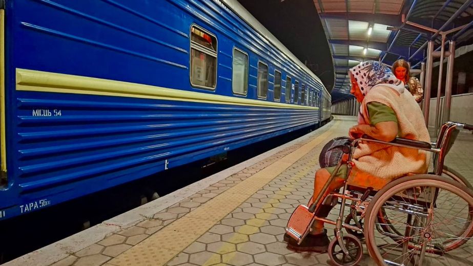З Дніпра вирушив евакуаційний потяг з маломобільними пасажирами (ФОТО)