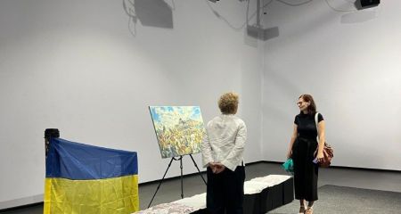 На выставке в Днепре показали первое поднятие украинского флага в Бахмуте (ФОТО)