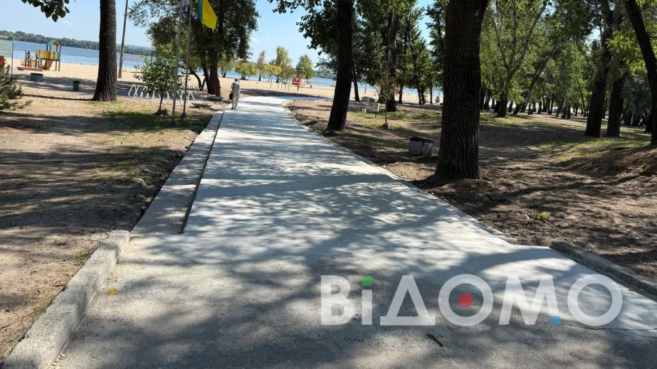 У Дніпрі майже готова нова алея на Монастирському острові (ФОТО, ВІДЕО)