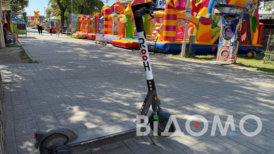 У Кривому Розі підлітки втопили прокатний електросамокат (ВІДЕО)