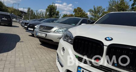 Серія крадіжок автомобільних фар у Дніпрі набирає обертів (ФОТО)