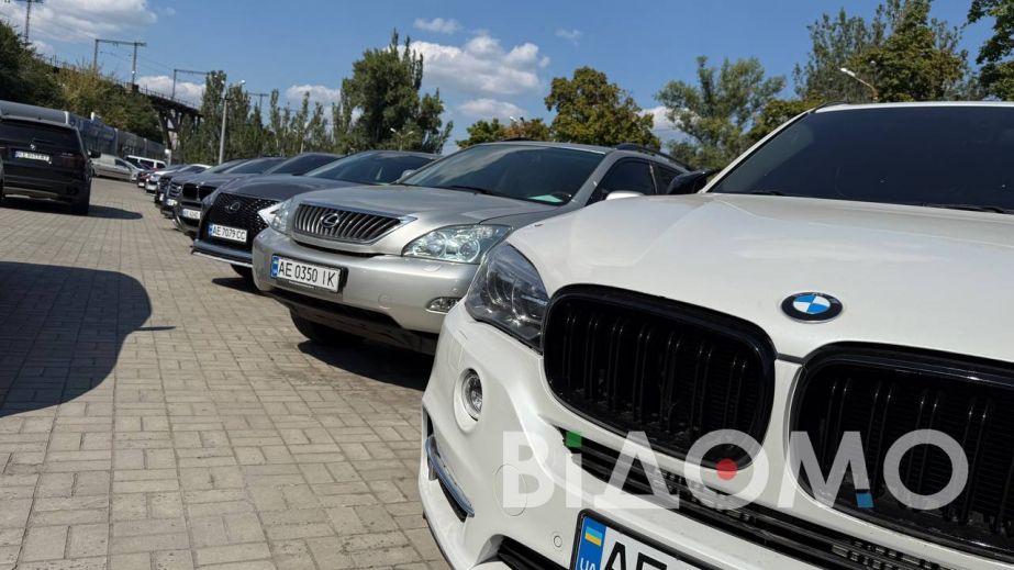 Серія крадіжок автомобільних фар у Дніпрі набирає обертів (ФОТО)