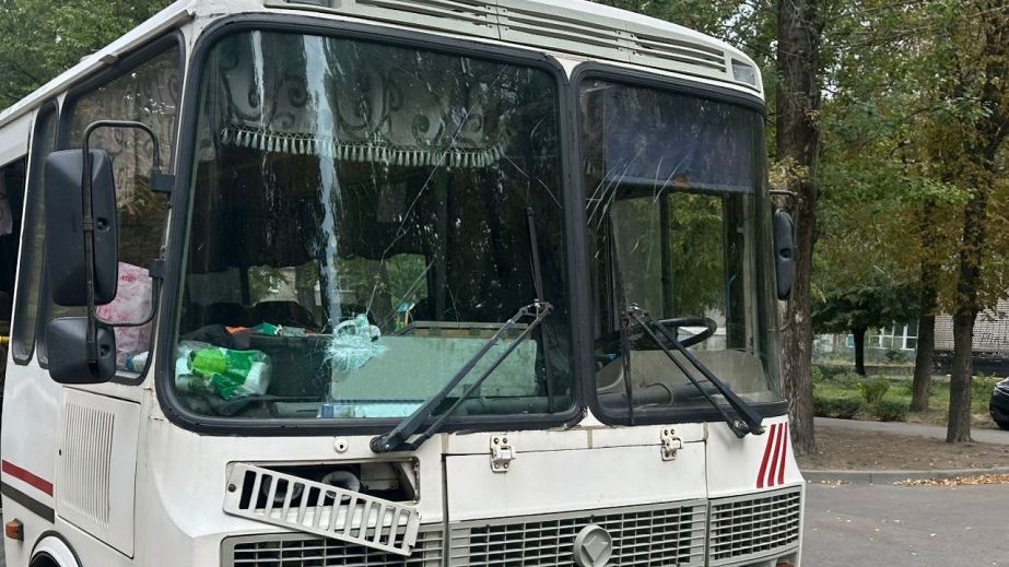 Упродовж 9 вересня роісяни обстріляли два райони Дніпропетровщини: влучили у пасажирський автобус