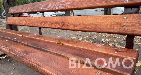 В Павлограде установили новые лавочки для пожилых людей (ФОТО)