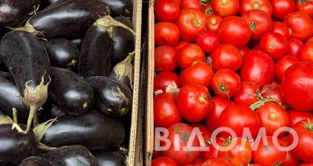 Стають все дешевше: скільки коштують овочі на ринку Павлограда (ФОТО)