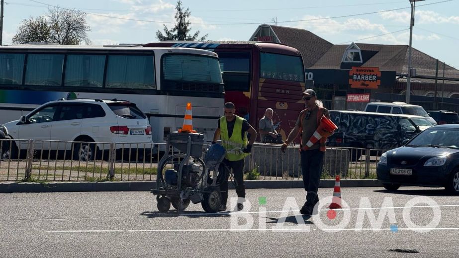 У Павлограді оновлюють дорожню розмітку в центрі міста (ФОТО, ВІДЕО)