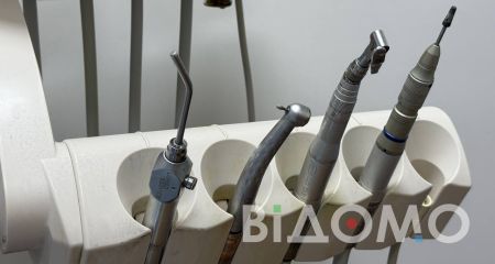 Улыбка для военных и освобожденных из плена: в Павлограде бесплатно лечат зубы защитникам (ФОТО)