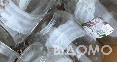 Бізнес для безхатченків: як у Павлограді заробляють на пластикових пляшках (ФОТО)