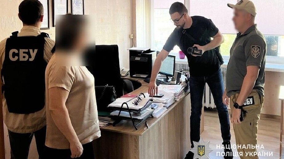 "Академічна щедрість”: у Дніпрі декану факультету університету оголосили підозру у хабарництві (ФОТО)