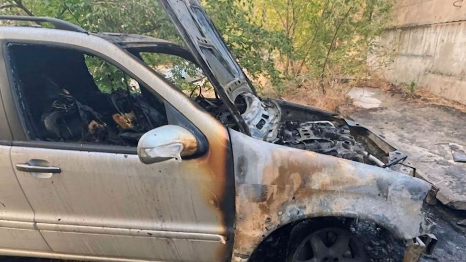 В Днепре молодой человек сжег автомобиль на СТО (ФОТО)