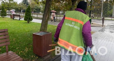 Уборка под ливнем: в Павлограде для коммунальщиков нет плохой погоды (ФОТО)