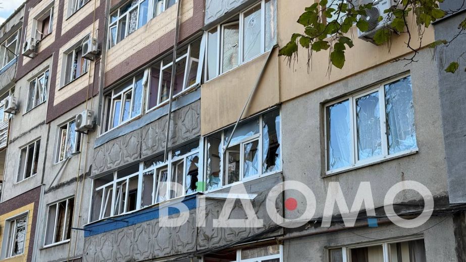 Вибиті вікна і понівечені авто: як Павлоград оговтується після нічної атаки (ФОТО, ВІДЕО)