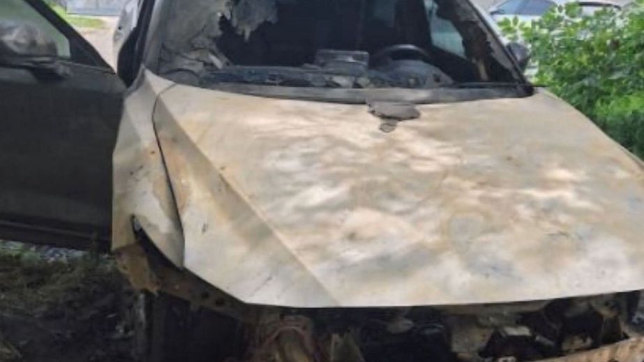 В Днепре мать с несовершеннолетним сыном сжигали легковушки за деньги (ФОТО)