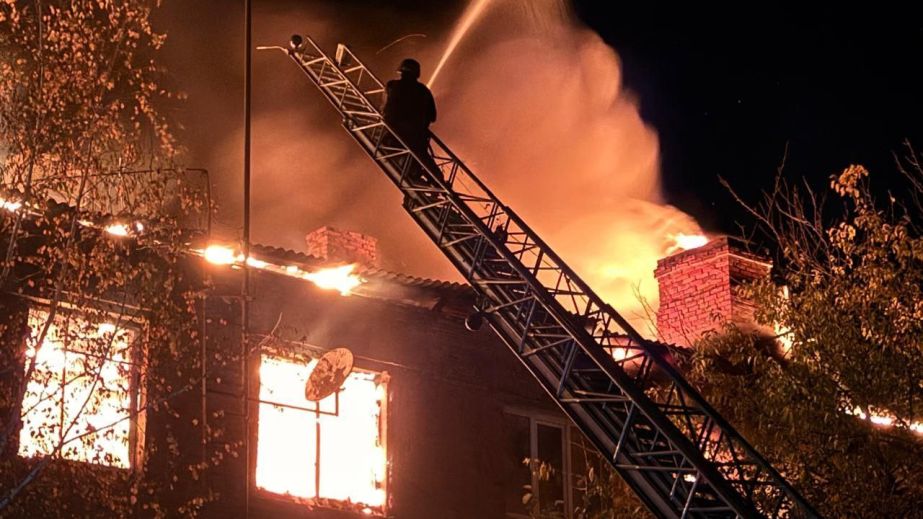 У ніч на 3 листопада росіяни обстріляли Дніпропетровщину: пошкоджене підприємство, є поранені (ФОТО)