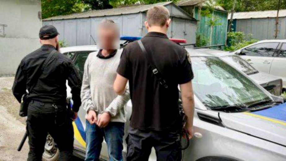 Несколько раз ударил ножом 25-летнюю девушку: в Днепре осудили злоумышленника