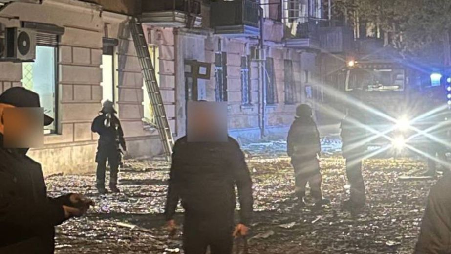 Чотири людини поранені після вечірнього удару росіян по Дніпру (ВІДЕО)