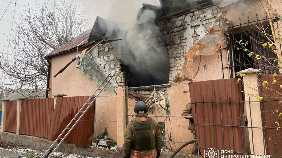 В Никополе в результате российской атаки пострадали два человека